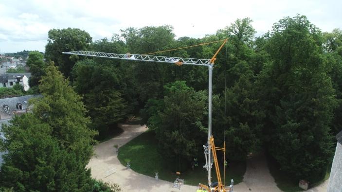 Manitowoc-introduces-new-Potain-Igo-M-self-erecting-crane-at-Batimat-in-Paris-2.jpg