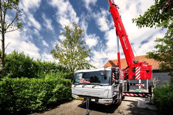 Dutch-crane-company-receives-one-of-Europes-first-Grove-GMK4080L-all-terrain-cranes-4.jpg